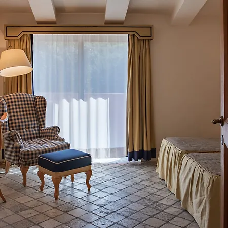 Roccamare - Casa Di Levante Otel 4*